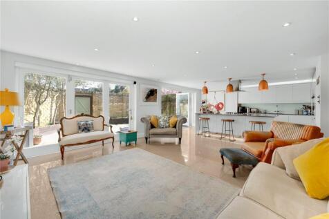 Kitchen/Reception Rm