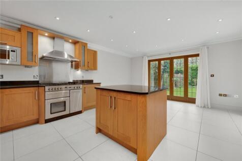 Kitchen/B&#39;fast Room