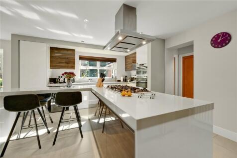 Kitchen/B&#39;fast Room