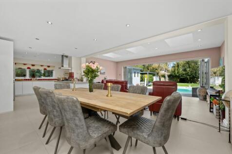 Kitchen/Dine/Family
