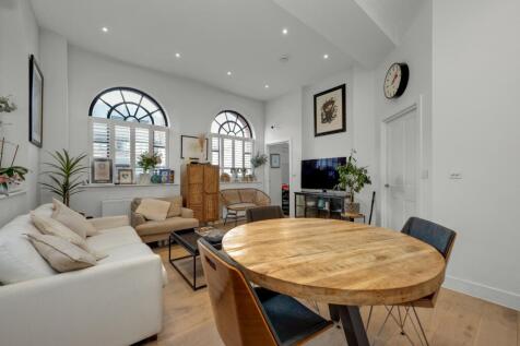 Kitchen/Reception Rm