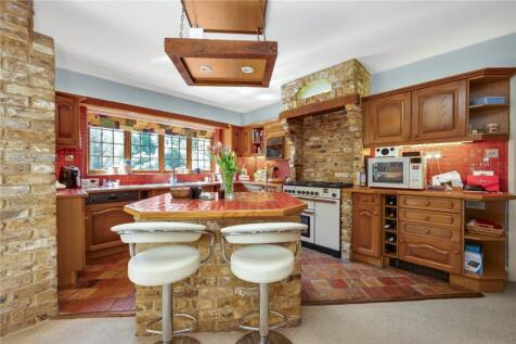 Kitchen/B&#39;fast Room