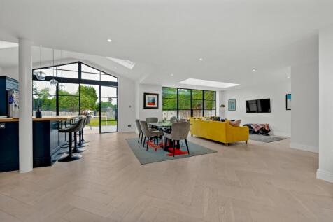Kitchen/Dine/Family