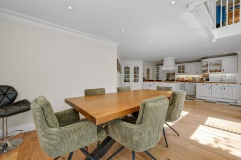Kitchen/Dine/Family