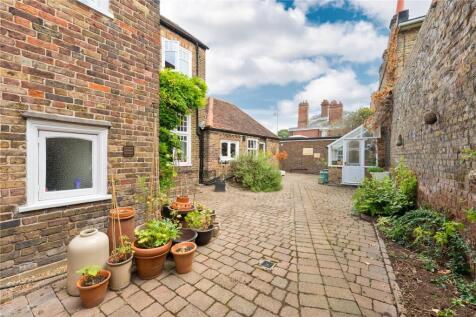 Kitchen Courtyard
