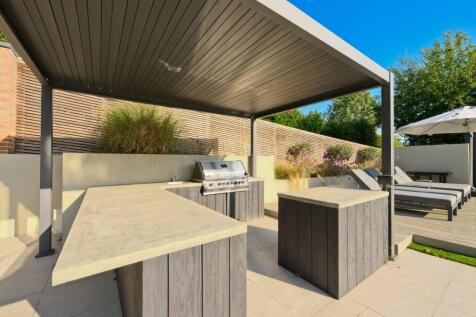 Outdoor Kitchen