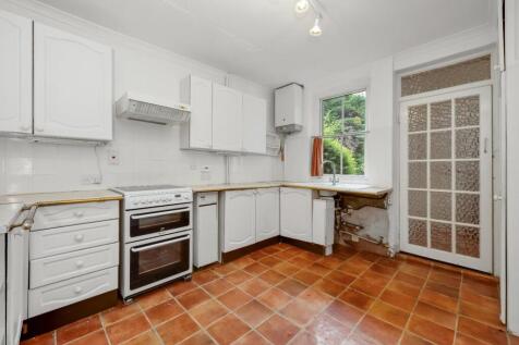 Kitchen/B&#39;fast Room