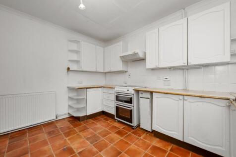 Kitchen/B&#39;fast Room