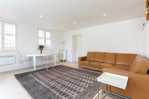 Siiting/Dining Room