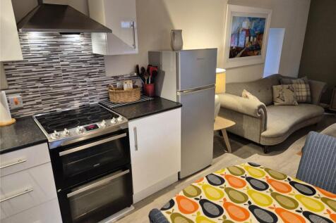Cottage - Kitchen