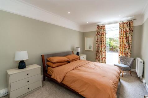 Lg Bedroom