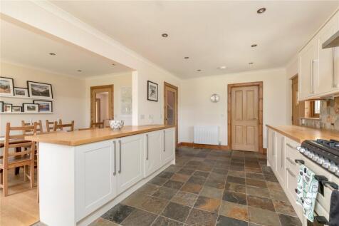 Kitchen/Breakfast Rm
