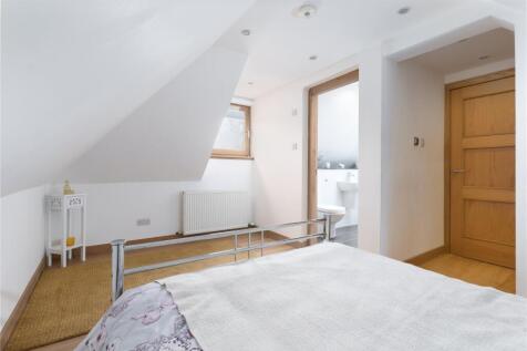 Studio - Bedroom