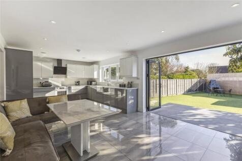 Kitchen / Dining