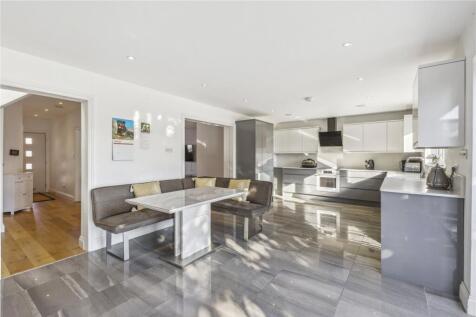 Kitchen / Dining