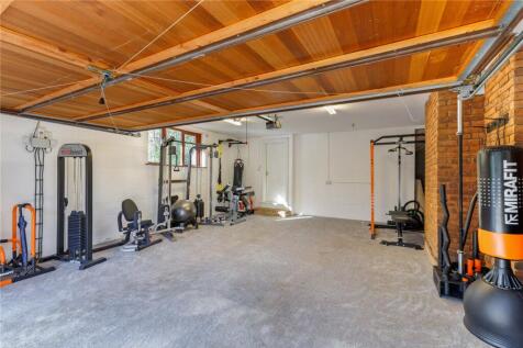 Garage / Gym
