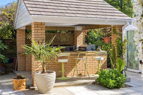 Outdoor Kitchen