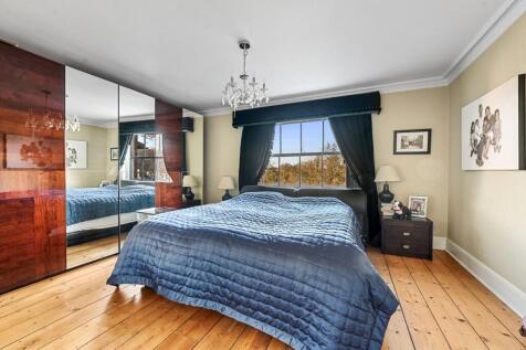 Main Bedroom Suite
