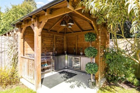 Outdoor Kitchen