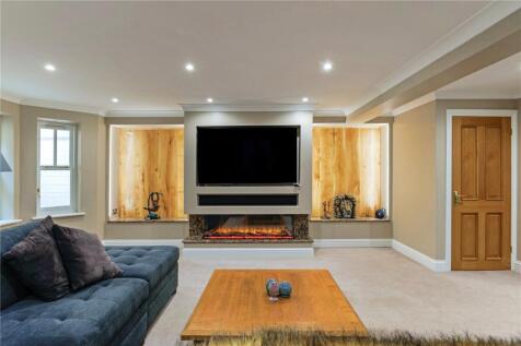 Cinema /Family Room