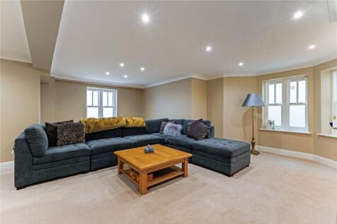 Cinema /Family Room