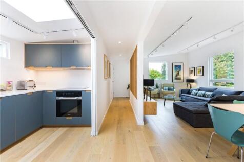Kitchen/ Living Area