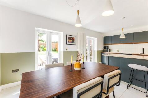 Kitchen / Dining