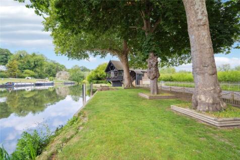 Riverside Frontage