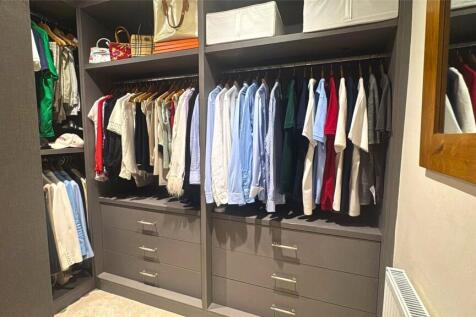 Dressing Room/Bed 4