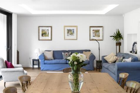Family Room Detail