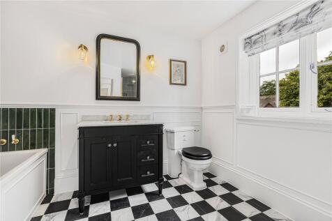 En Suite Bathroom