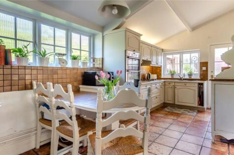 Kitchen/ Breakfast
