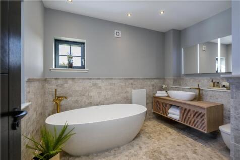 Principal Bathroom