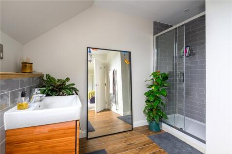 Bedroom 2 Ensuite