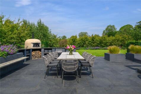 Outdoor Kitchen