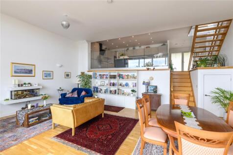 Sitting/Dining Room