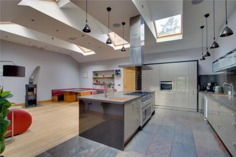 Living Room/Kitchen