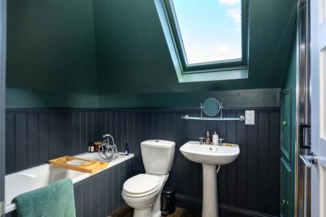 Main Ensuite