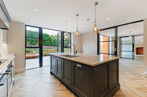 Kitchen/B&#39;fast Room