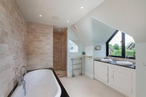 Principal Bathroom