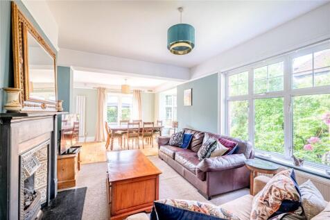 Dining/Family Room