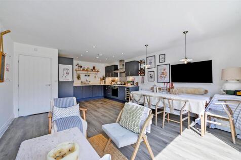 Sitting Room/Kitchen