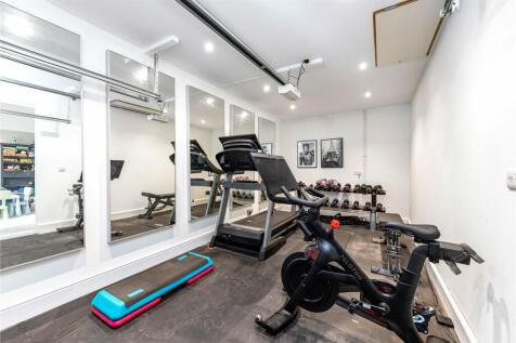 Garage/Gym