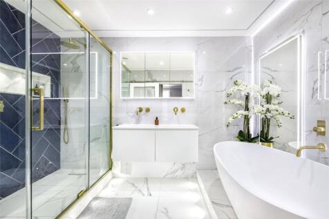 En Suite Bathroom
