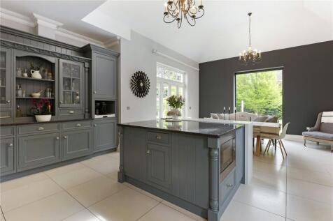 Kitchen/Dining Area