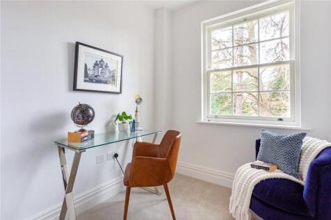 Fifth Bedroom/Study
