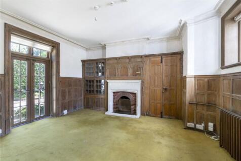 Main House Sitting