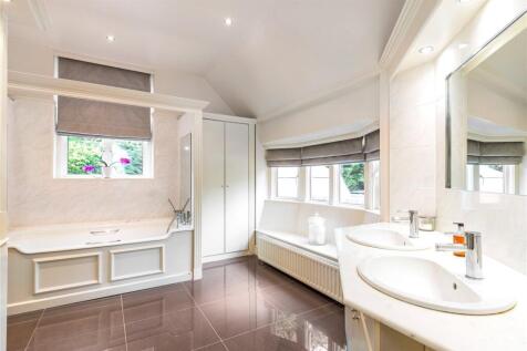 En Suite Bathroom