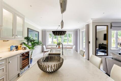 Kitchen/Dining Area