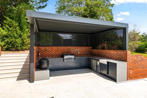 Outdoor Kitchen